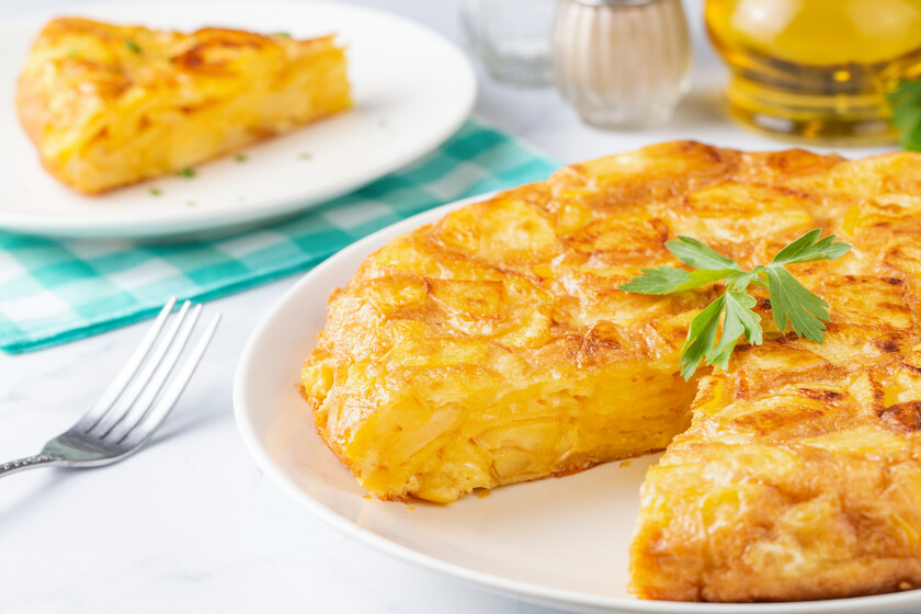 La tortilla de patatas era uno de los platos estrella de la gastronomía española. Tiene un problema: cada vez es más francesa 